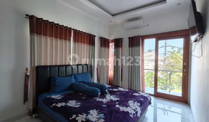 House With Swimming Pool House House With Swimming Pool House