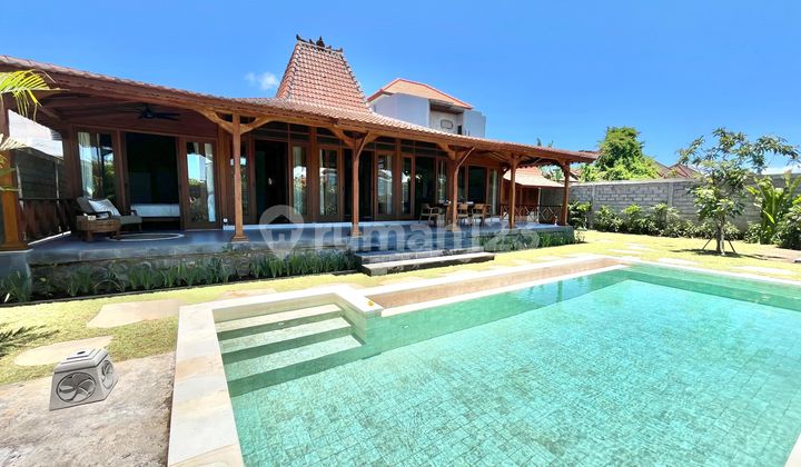 Joglo Villa Near Rice Field In Sanur