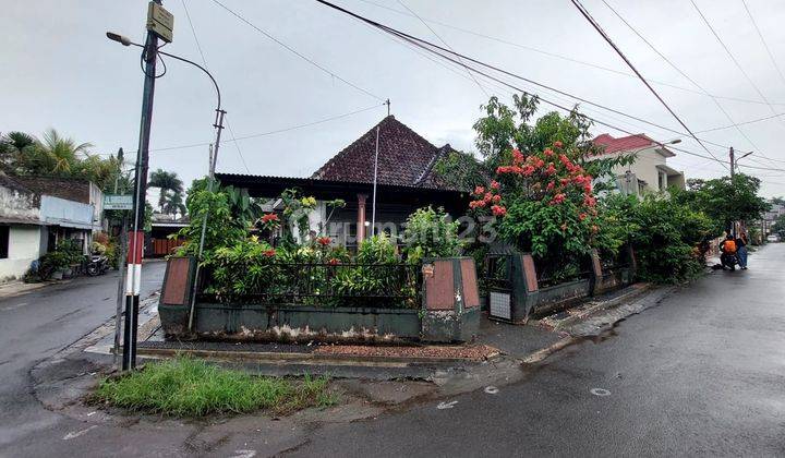 RUMAH LUAS SIAP HUNI DI TENGAH KOTA MALANG 1