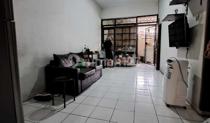 RUMAH NYAMAN TERAWAT SIAP HUNI LOKASI DI TAMAN HOLIS INDAH 1 BANDUNG