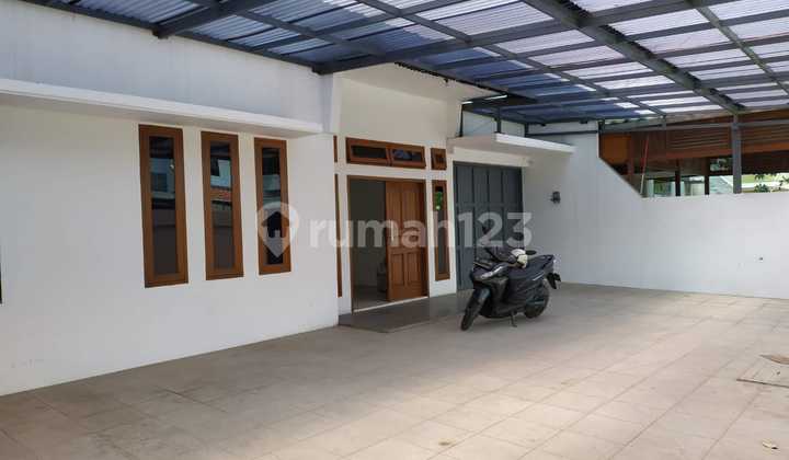 Rumah Siap Huni Nyaman dan Aman Modern Minimalis Lokasi Strategis di Batununggal Indah Bandung Rumah Siap Huni Nyaman dan Aman Modern Minimalis Lokasi Strategis di Batununggal Indah Bandung