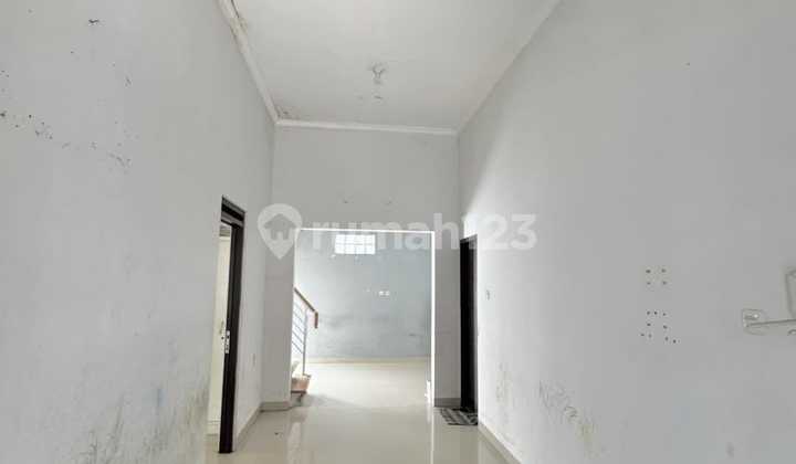 RUMAH 2 LANTAI SEMI FURNISHED SIAP HUNI MINIMALIS LOKASI STRATEGIS DI ARCAMANIK BANDUNG 2