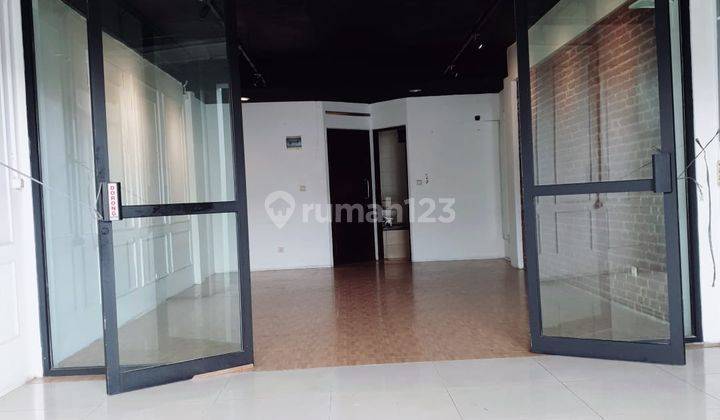 Disewakan Ruko 3.5 Lantai Siap Pakai di Paskal Hyper Square 4