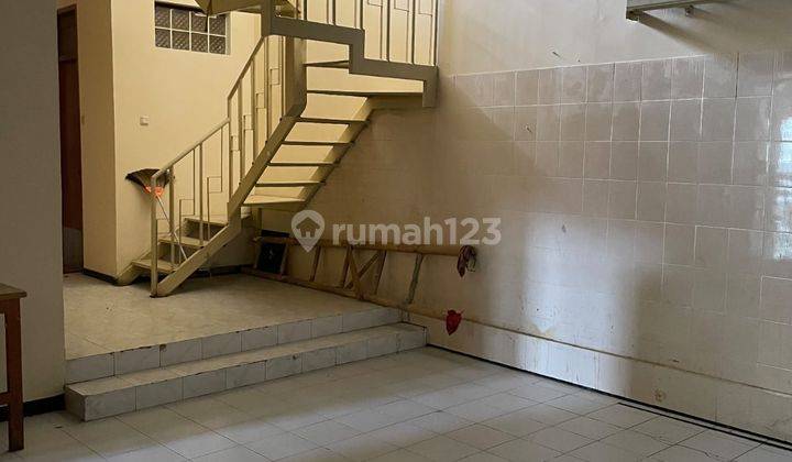 Dijual Rumah Mewah Bagus Siap Huni di Istana Regency, Bandung 2