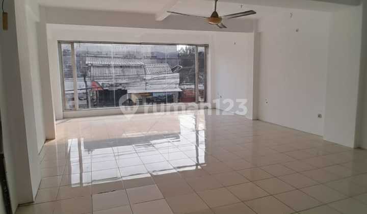 Disewakan Ruko 3 Lantai Siap Pakai Cocok untuk Usaha Lokasi di Mainroad Jalan Otista Bandung Disewakan Ruko 3 Lantai Siap Pakai Cocok untuk Usaha Lokasi di Mainroad Jalan Otista Bandung