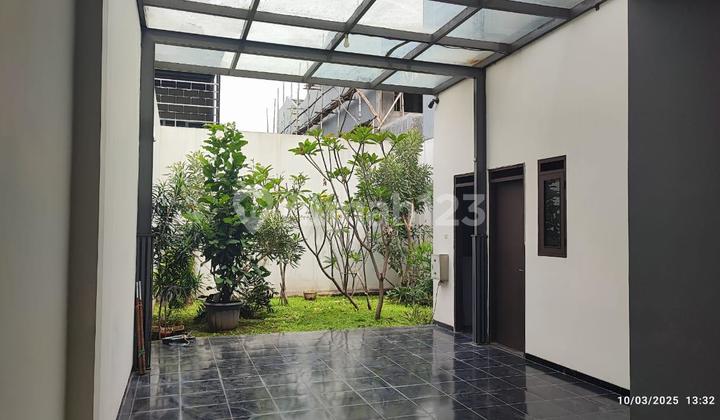 For Sale Semi-Furnished House Ready to Live in Minimalist Strategic Location in Mekar Wangi Bandung