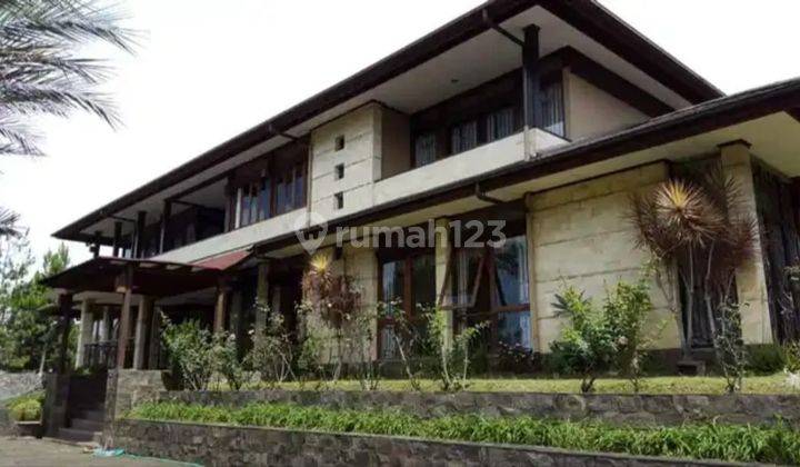 Rumah Mewah Hook 2 Lantai Minimalis Modern Nyaman Siap Huni di Setiabudi Regency Bandung 1