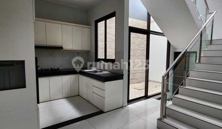 Dijual Rumah Bangunan Modern Minimalis Siap Huni Lokasi Strategis di Sayap Sudirman Bandung 2