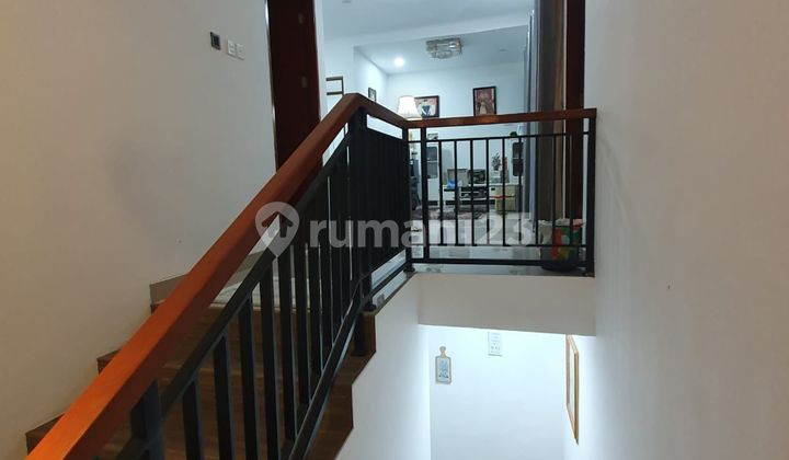 Dijual Murah dibawah Pasar Rumah 2 Lantai Semi Furnished Minimalis Lokasi di Cherry Field Buah Batu  2