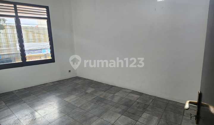 Disewakan Ruko 2 Lantai Siap Pakai Nyaman Terawat Lokasi Strategis di Mainroad Cikawao Bandung 2