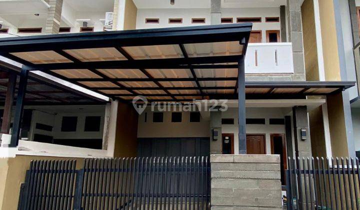 Rumah Tinggal 2 Lantai Bagus Nyaman Minimalis Siap Huni Lokasi Strategis di Batu Indah Bandung 1