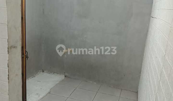 COMFORTABLE 2-STORY HOUSE, READY TO OCCUPY, STRATEGIC LOCATION IN PASIR IMPUN, BANDUNG 2