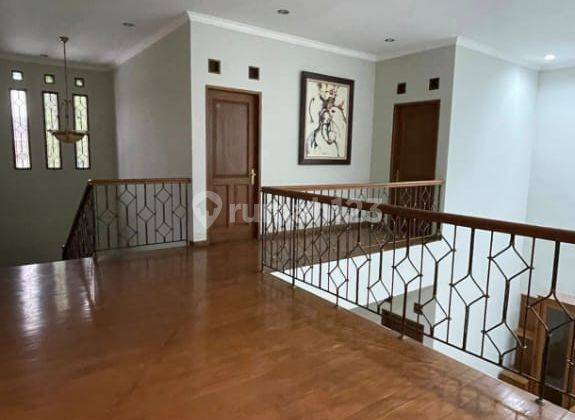 Rumah Bagus Nyamant Terawat 2 Lantai Full Furnished Siap Huni di Setraduta Bandung 1