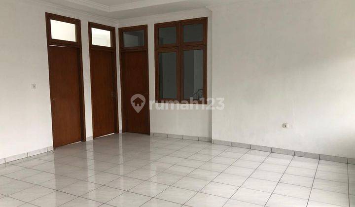 Rumah Nyaman 2 Lantai Strategis Tengah Kota Siap Huni di Astana Anyar Bandung 2