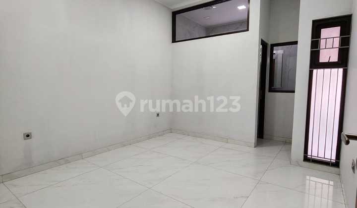 Rumah Nyaman Siap Huni Modern Semi Minimalis Lokasi di Sayap Sudirman Bandung Rumah Nyaman Siap Huni Modern Semi Minimalis Lokasi di Sayap Sudirman Bandung