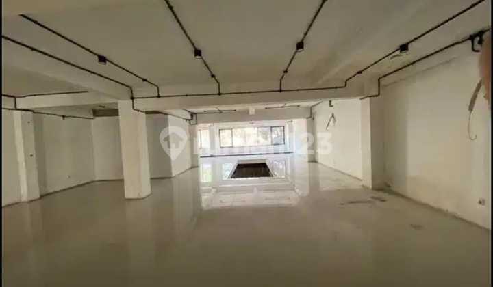 Dijual Gedung Siap Pakai Cocok untuk Kantor atau Cafe Klinik Lokasi di Gatot Subroto Bandung