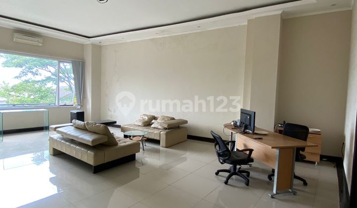 Ruko 4 Lantai Lingkungan Bersih Siap Pakai Nyaman Lokasi di Mainroad Jalan Peta Bandung