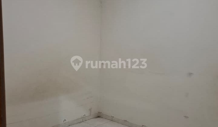 For Sale Comfortable Ready-to-Occupy Minimalist House Strategic Location in Taman Holis Indah 2 Bandung 2