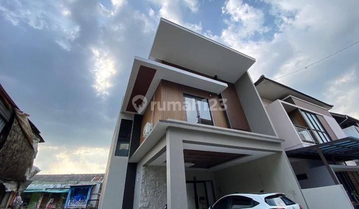 Rumah Lux Nyaman 2 Lantai Full Furnished Siap Huni di Gegerkalong Bandung 1