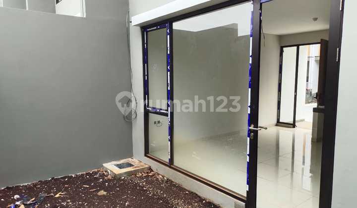 Rumah 2 Lantai Nyaman dan Aman Siap Huni Lokasi Strategis di Perumahan Belakang Gateway Pasteur Daerah Gunung Batu 2