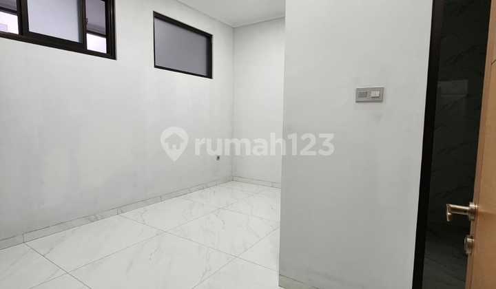 Rumah Nyaman Siap Huni Modern Semi Minimalis Lokasi di Sayap Sudirman Bandung