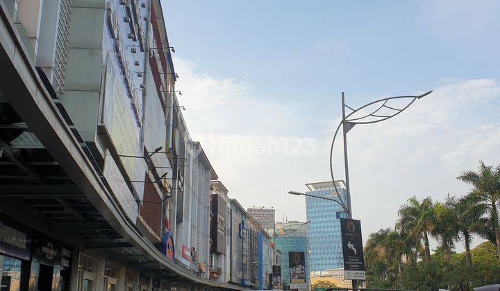 Ruko Graha Bulevar di jalan bulevar Summarecon Bekasi 2