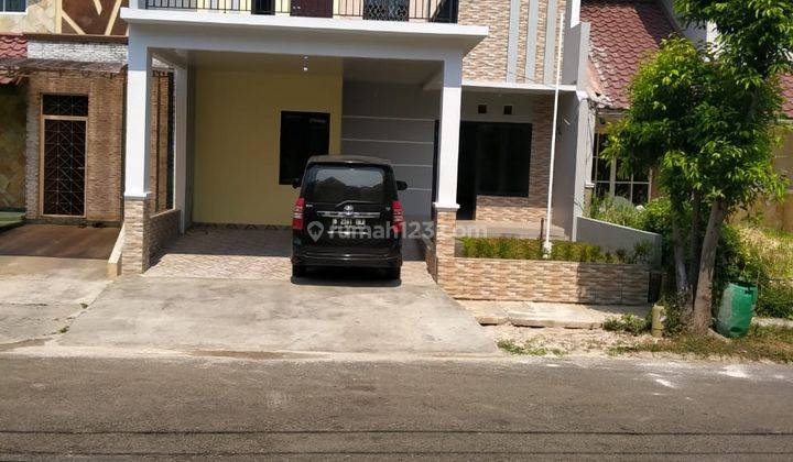 Rumah 2 Lantai Siap Huni di Cluster Meadow Green Lippo Cikarang 1