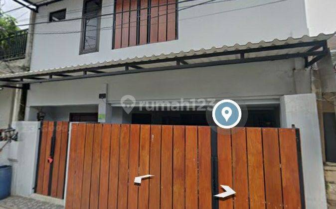 Rumah rapi 2 lantai siap huni di jual di jatikramat 1