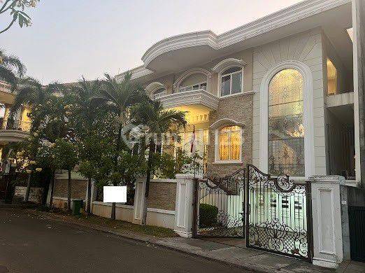 Rumah Mewah Nan Cantik di Bukit Gading Mediterania Kelapa Gading Jakarta Utara 1