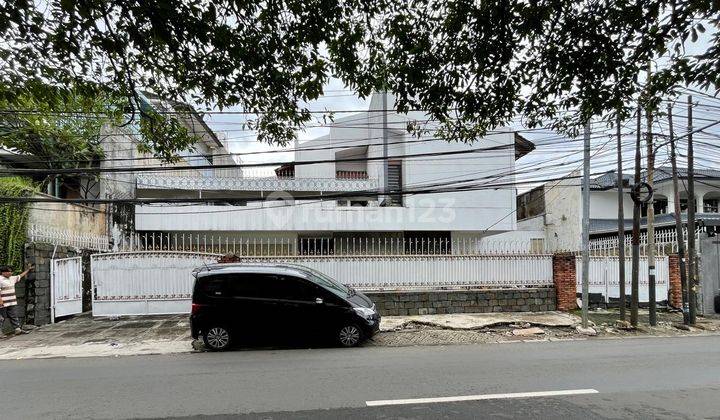 Di Jual Rumah Mewah Lokasi Strategis Pinggir Jalan Utama 1