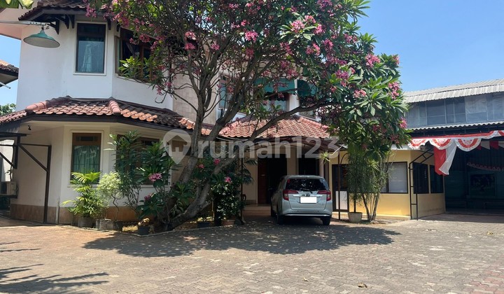 Spacious House and Commercial Space For Sale In Bintara, West Bekasi. 2