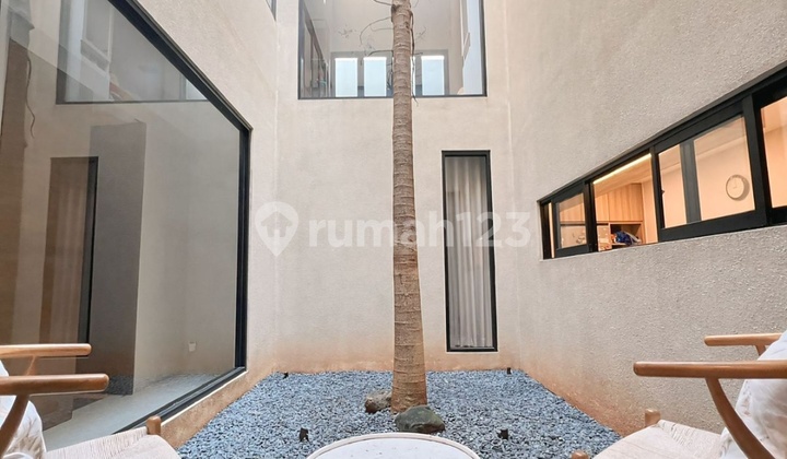 Luxury Good House Ready to Live In Flood-Free Safe and Comfortable Environment Luxury Good House Ready to Live In Flood-Free Safe and Comfortable Environment