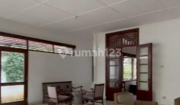 Rumah Asri Daerah Menteng Jakarta Pusat 2