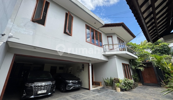 Rumah Asri Halaman Luas Ada Pool Siap Huni Bebas Banjir Lingkungan Aman