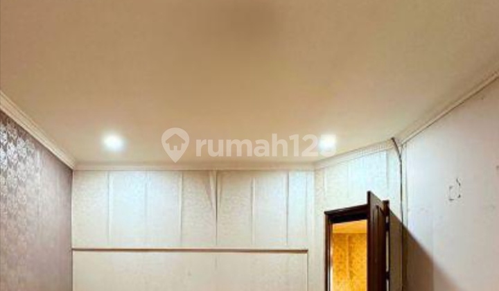 Old House Ready to Live In Flood-Free 2