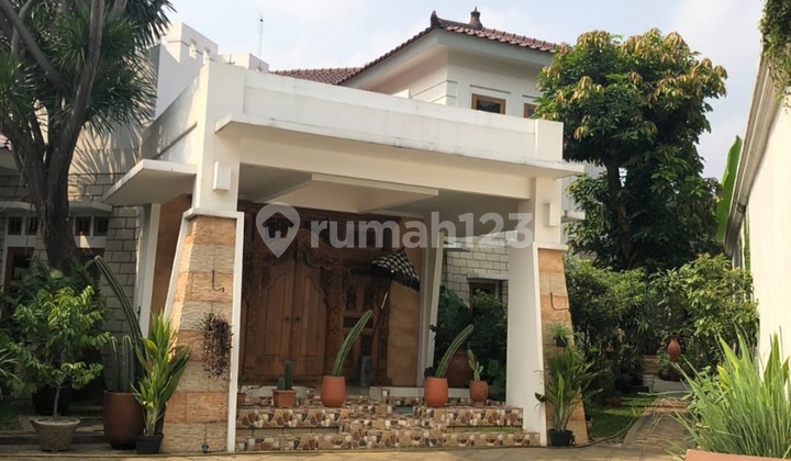 Rumah Nuansa Bali Ada Kolam Renang Semi Furnish Bagus Nyaman Lingungan Aman Rumah Nuansa Bali Ada Kolam Renang Semi Furnish Bagus Nyaman Lingungan Aman