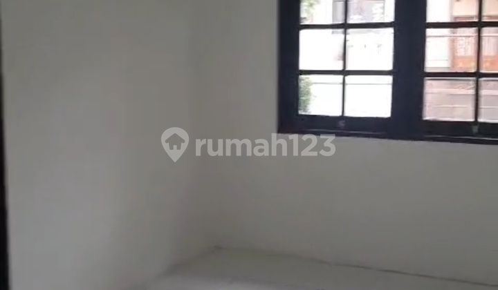 Rumah Asri Bebas Banjir Lingkungan Tenang  2
