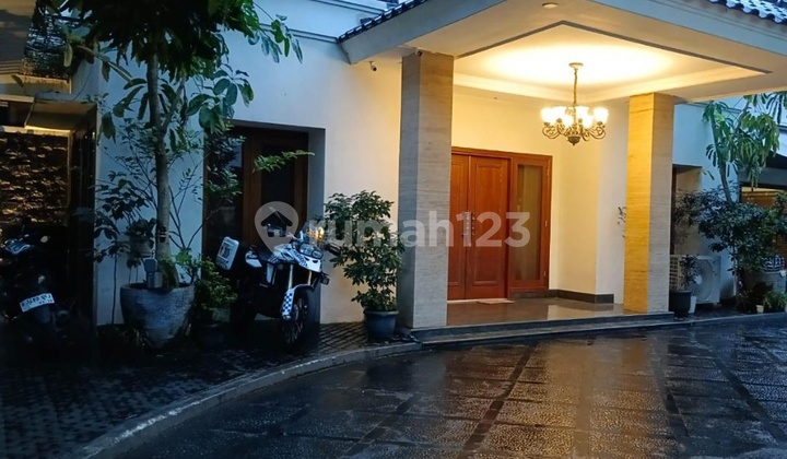 Rumah Bagus Halaman Luas Ada Pool Ada Ruang Mushola Ruang Meeting Siap Huni Bebas Banjir Lingkungan Aman Nyaman