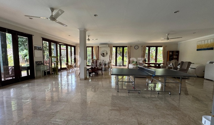 Rumah Asri Halaman Luas Ada Pool Siap Huni Bebas Banjir Lingkungan Aman