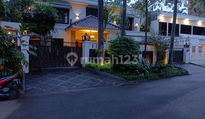 Rumah Bagus Halaman Luas Ada Pool Ada Ruang Mushola Ruang Meeting Siap Huni Bebas Banjir Lingkungan Aman Nyaman