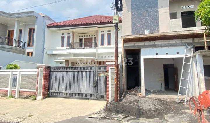 Rumah dua lantai di Jalan Raya Lamper Tengah Semarang 1