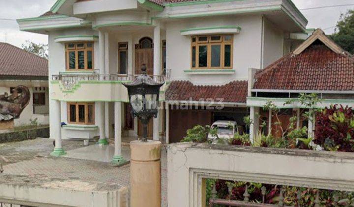 Rumah Villa 2 Lantai di Bandungan Semarang 2