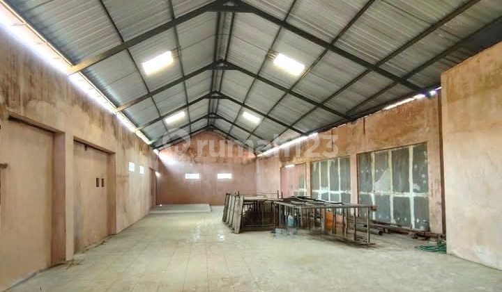 Ruko Gudang Di Jl. Wolter Monginsidi Pedurungan, Semarang Timur 2