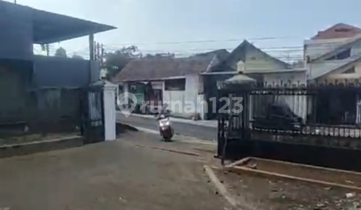Rumah Besar Dan Luas Di Jangli Perbalan Banyumanik Semarang 2