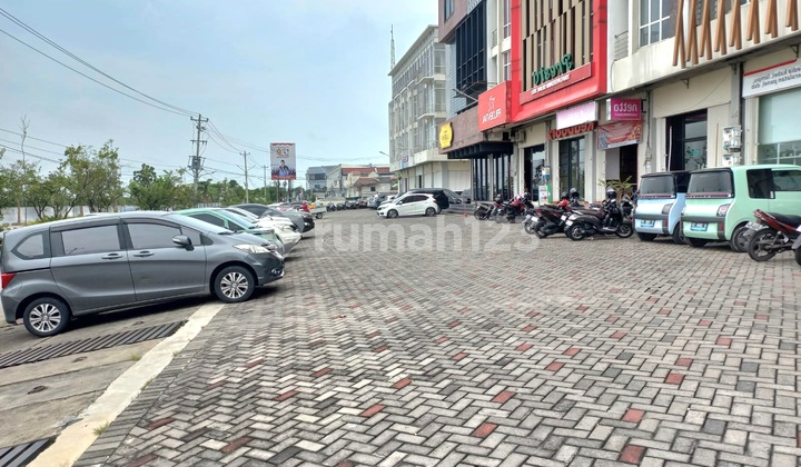 Ruko 3 Lantai Di Bizpark Jl. Madukoro, Tawangmas, Semarang Barat 1