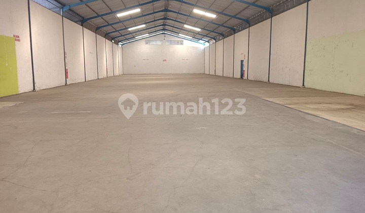 Gudang Di Kawasan Industri Candi Gatot Subroto Semarang