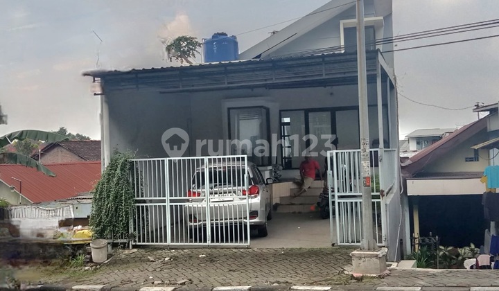 2-Story Basement House in Gombel Lama, Banyumanik, Semarang City