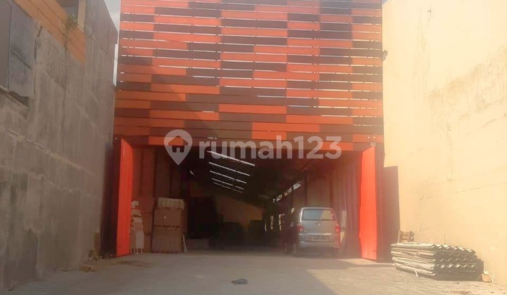 Mini Warehouse Shop with Spacious Parking in Majapahit, Semarang 1