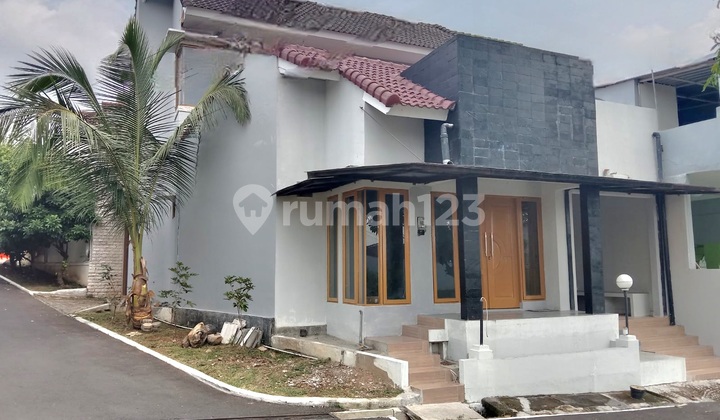 Rumah 2 Lantai Serasa Baru Di Sawunggaling Banyumanik Semarang 1