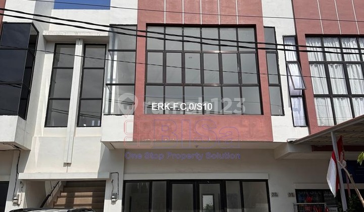 Ruko Central Laguna Hills - Blok A3 No. 3, Tembesi